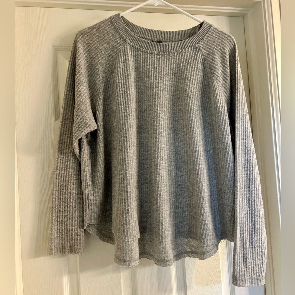 Wild Fable Heather Gray Women's Crew Neck Sweater Size Medium EUC